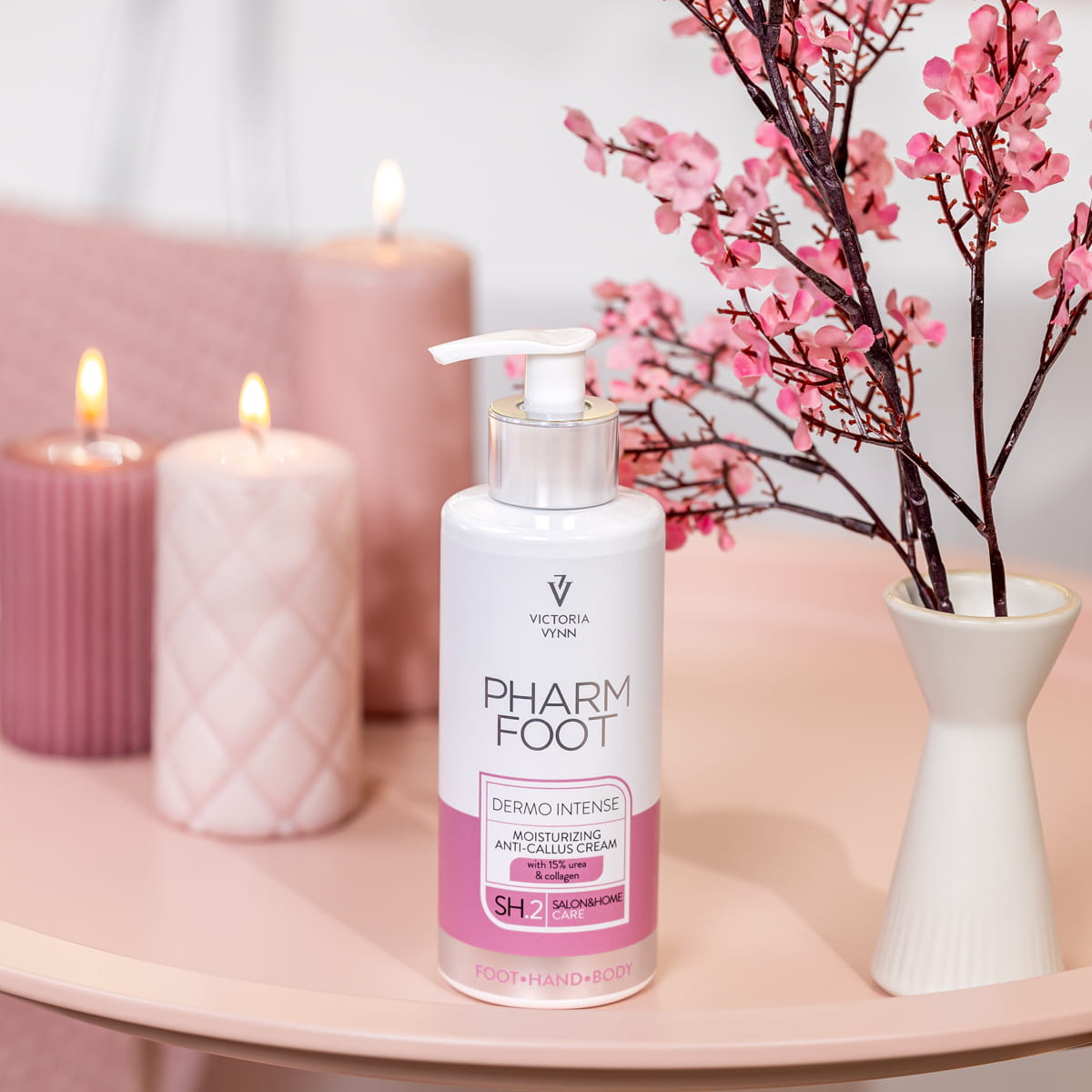 PHARM FOOT Mitrinošs krēms pret ādas sabiezējumiem ar 15% UREA un kolagēnu, DERMO INTENSE, 250 ml