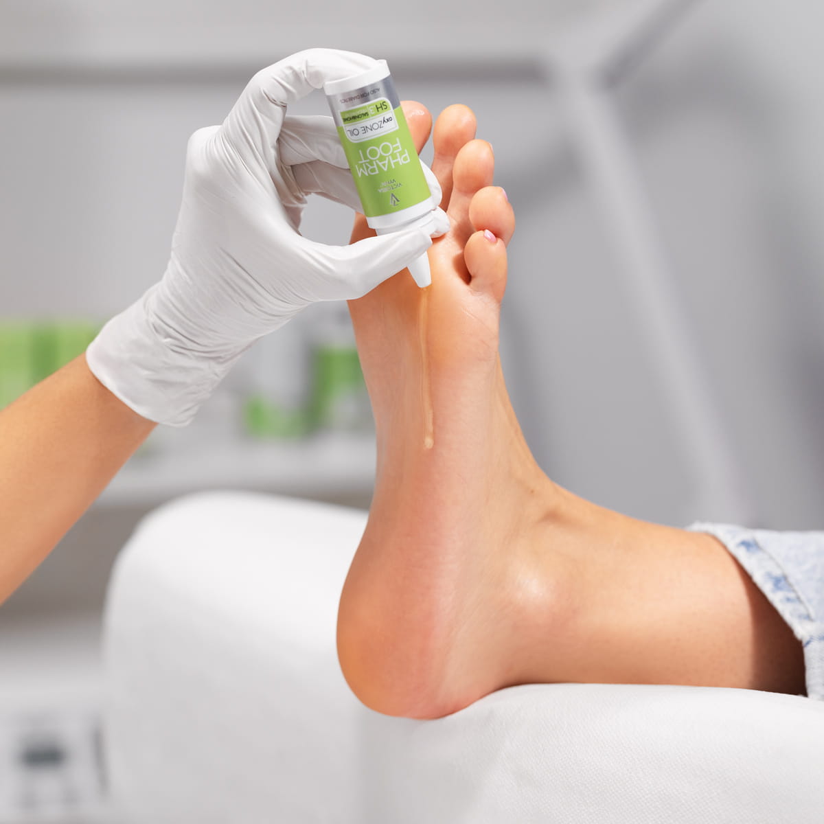 PHARM FOOT koncentrēta atjaunojoša un nomierinoša eļļa oxyZONE OIL, 15ml