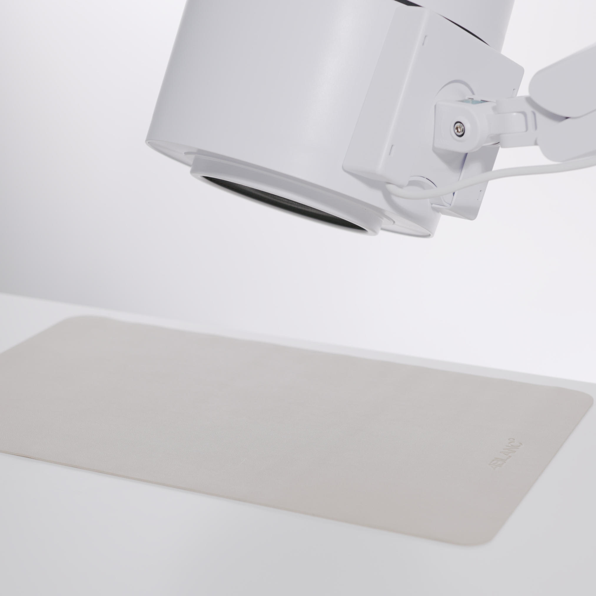 4BLANC Manicure Table Mat, White