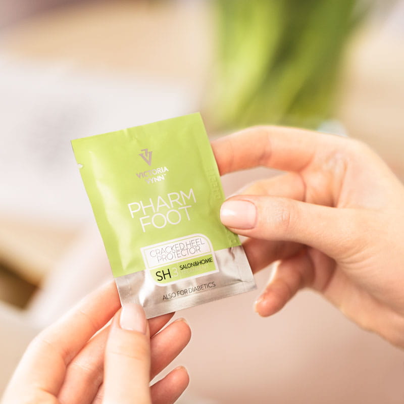 PHARM FOOT Ziede saplaisājušām pēdām ar ozona eļļu , CRACKED HEEL PROTECTOR 5ml